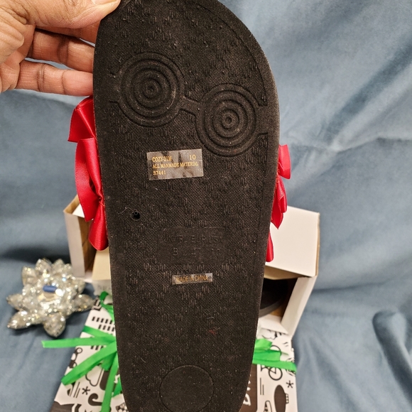 NWT Bamboo ❤😃 Satin Ruffled Slide in Sandal - Picture 7 of 11